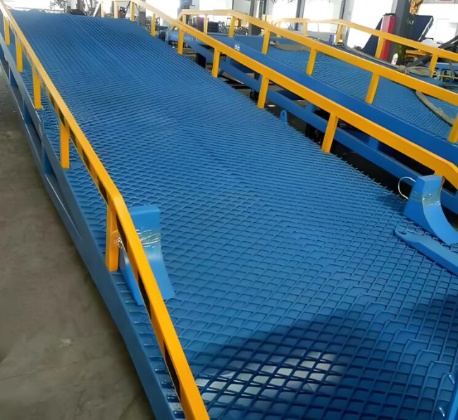 四平移动式液压登车桥